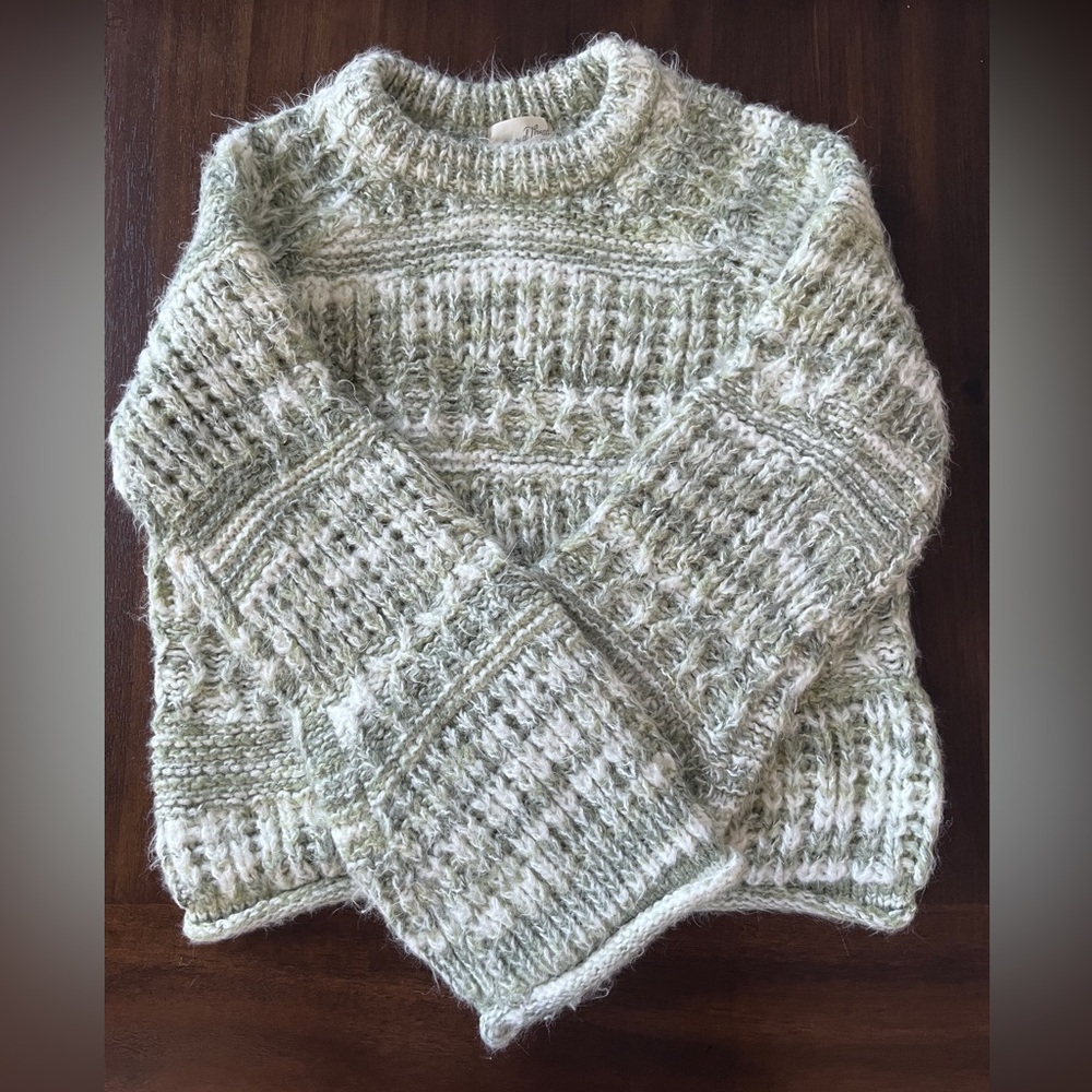 Universal Thread Sage Green & Cream Chunky Knit Crewneck Sweater